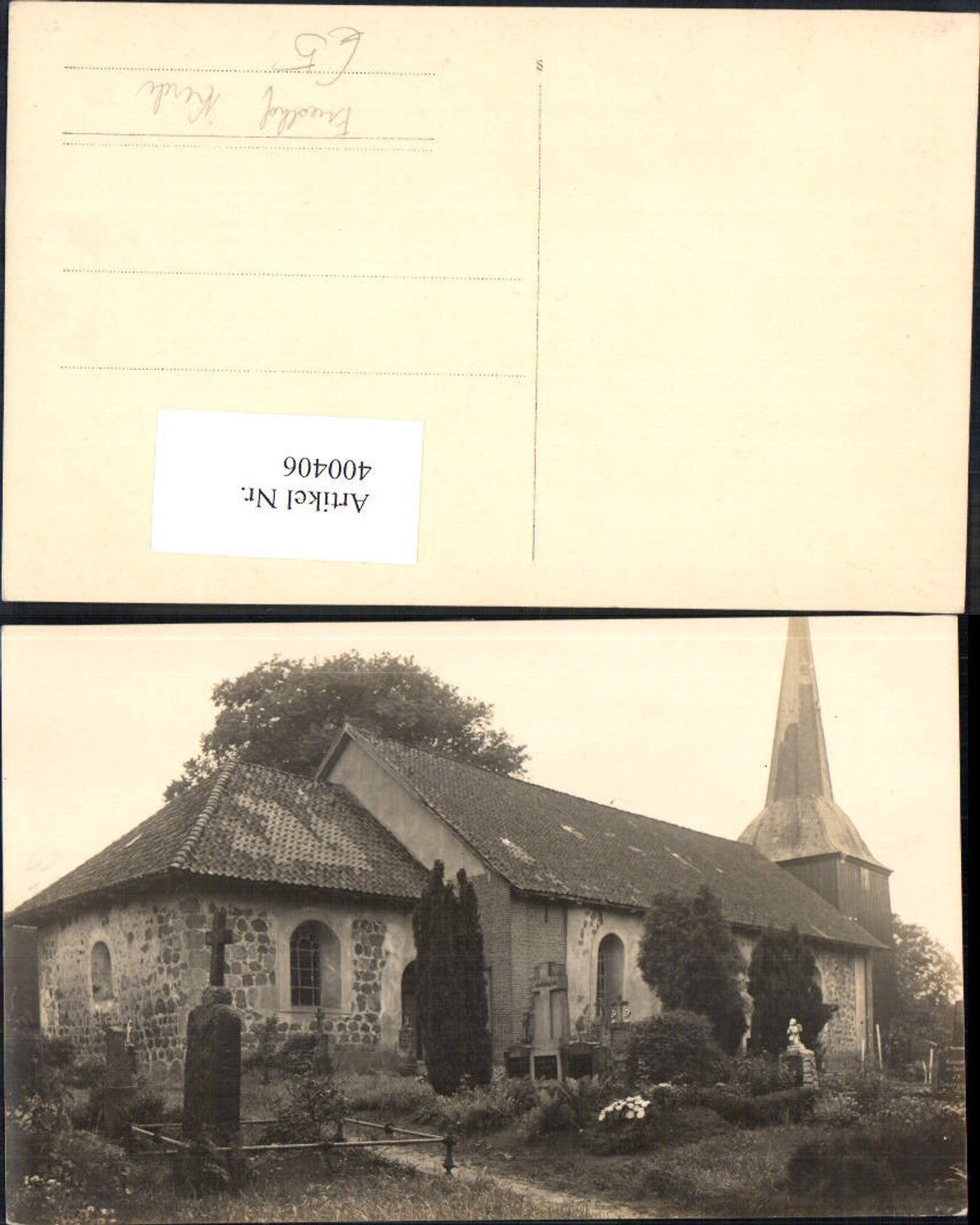 400406,Foto Ak Kleine Dorfkirche Kirche m. Friedhof Gräber