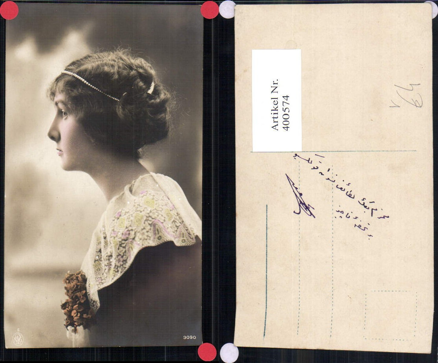 400574,Fotokunst Frau Portrait Perlenkette i. Haar Haarschmuck pub NPG 3090