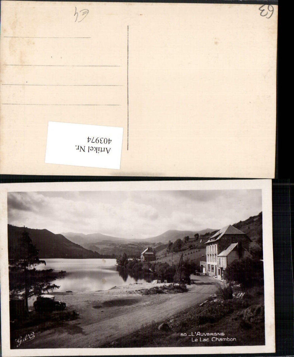 403974,Auvergne Puy-de-Dome Le Lac Chambon See Bergkulisse