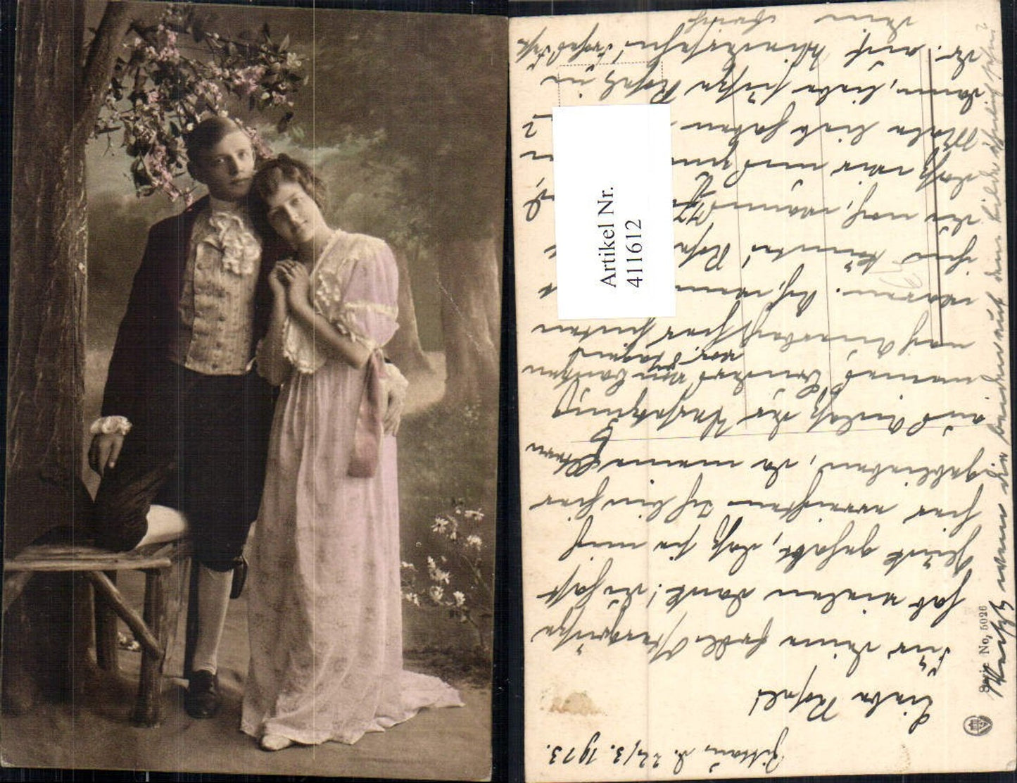 411612, Couple embracing under a tree, love