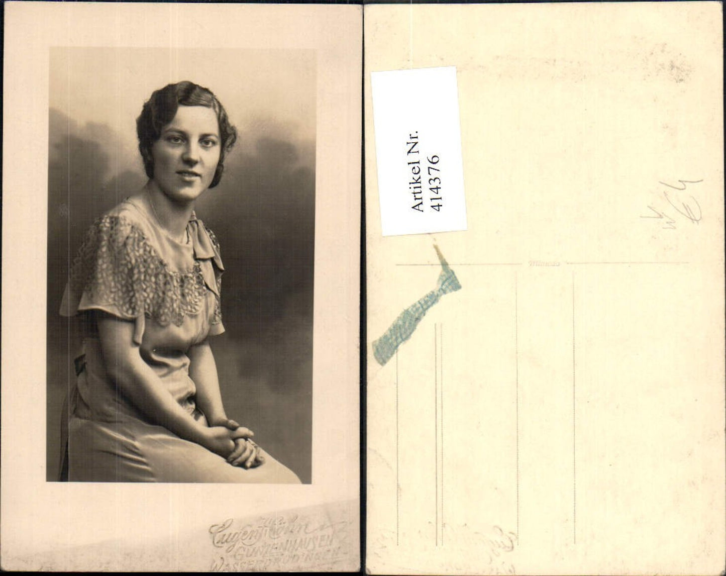 414376,Frau Kleid Passepartout Portrait pub Eugen Höhn Gunzenhausen Wasserdrüdingen