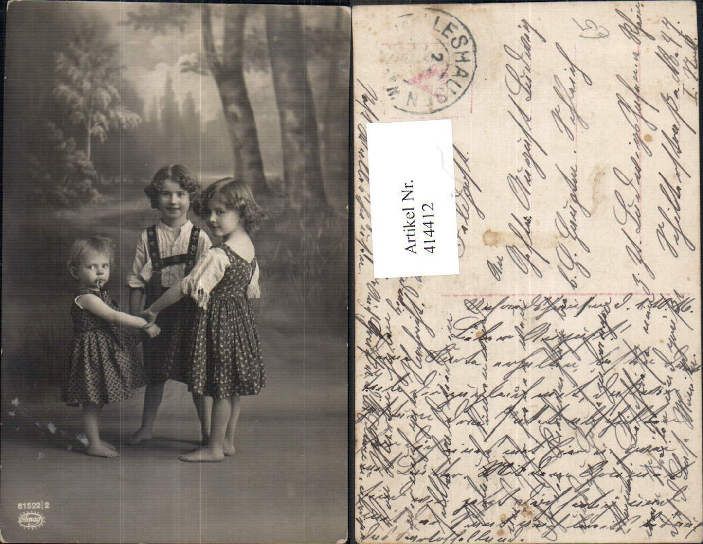 414412, Children's traditional costume ring dance