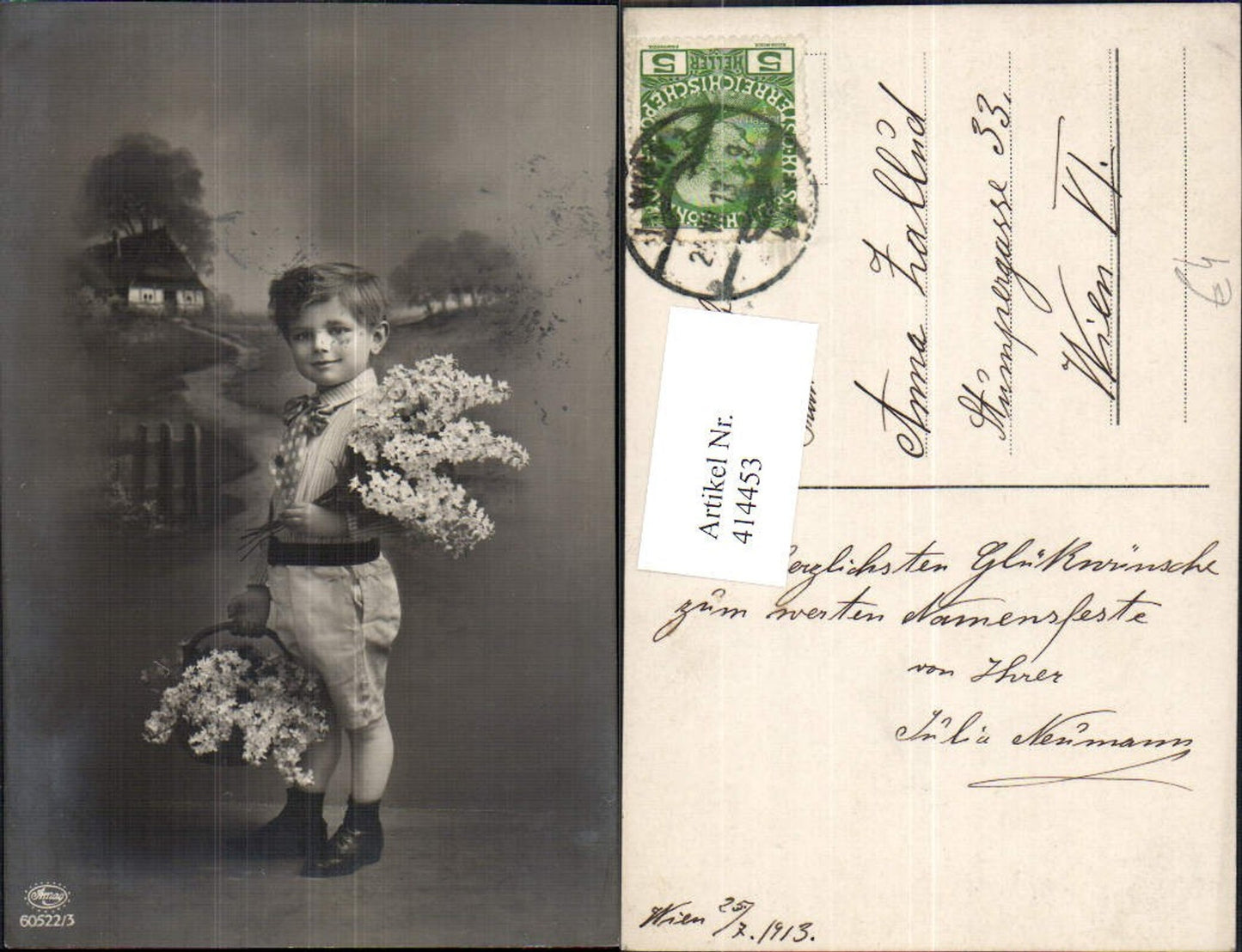 414453,Kind Bub Junge m. Fliederzweige Flieder Blumen Korb