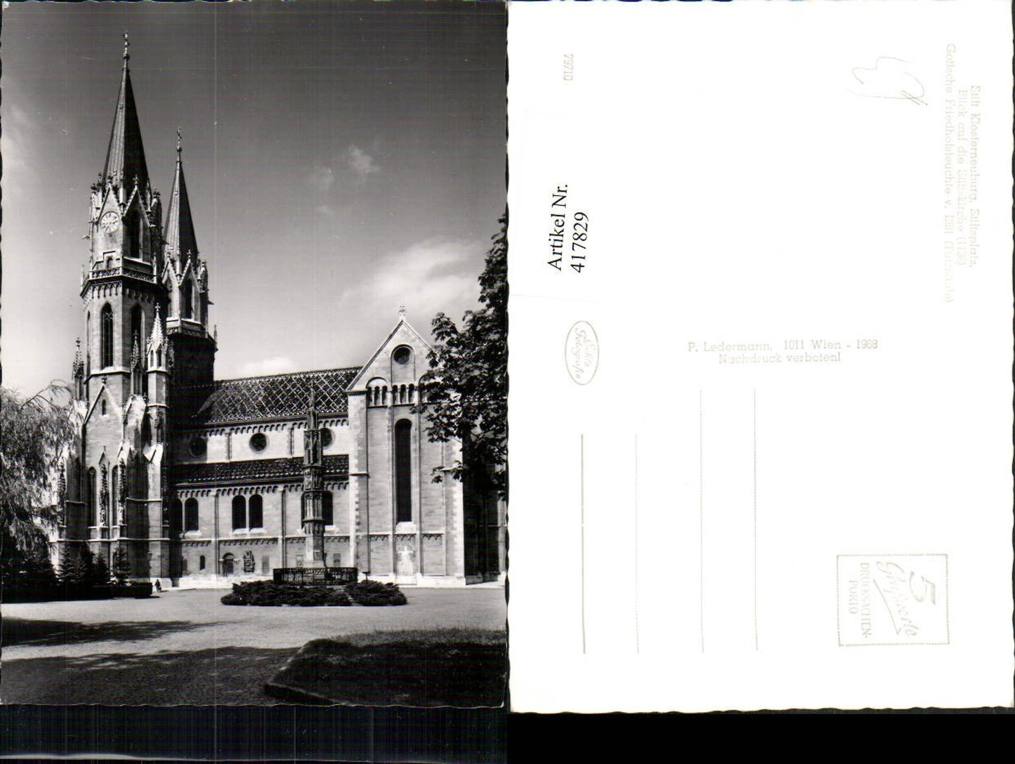 417829,Klosterneuburg Stift Kirche Friedhofsleuchte