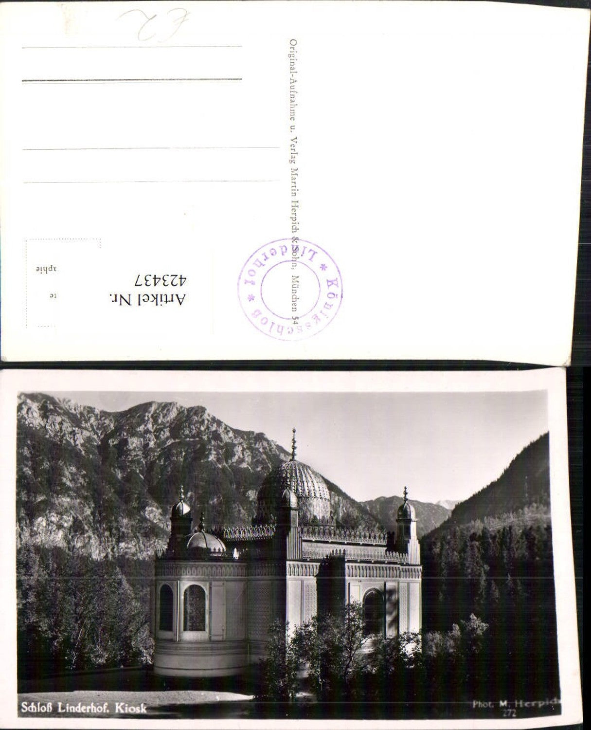 423437,Schloss Linderhof b. Ettal Kiosk Bergkulisse