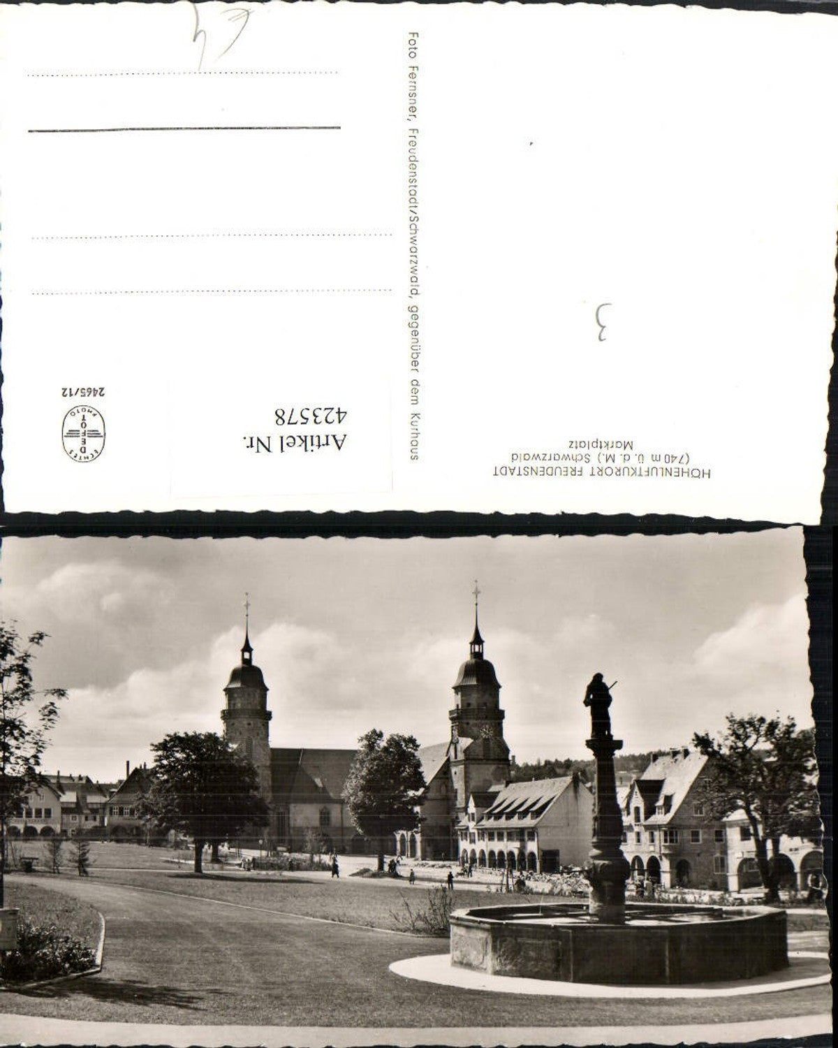 423578,Freudenstadt im Schwarzwald Marktplatz Brunnen