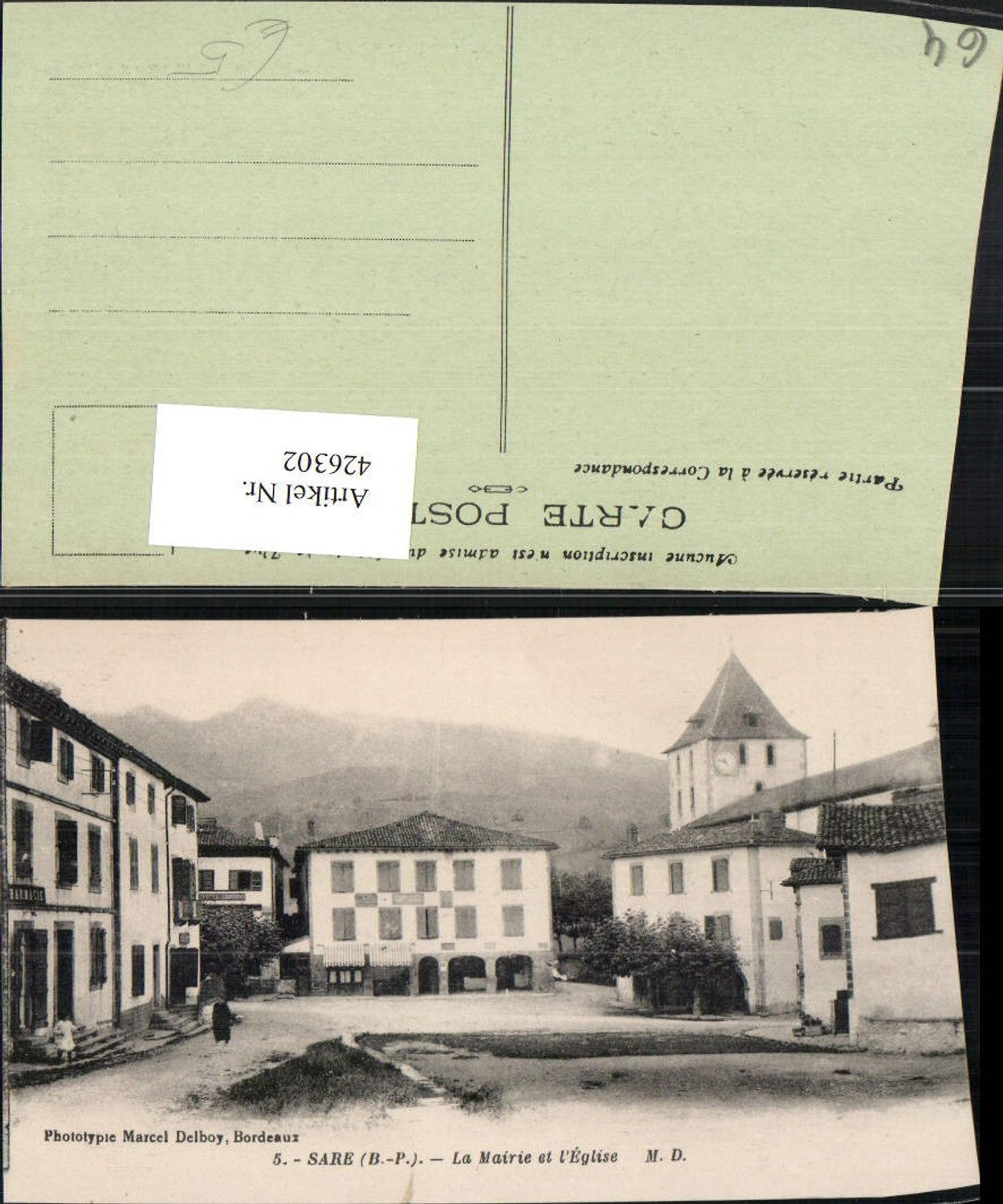 426302,Aquitanien Pyrenees-Atlantiques Sare La Mairie et Eglise Rathaus Kirche