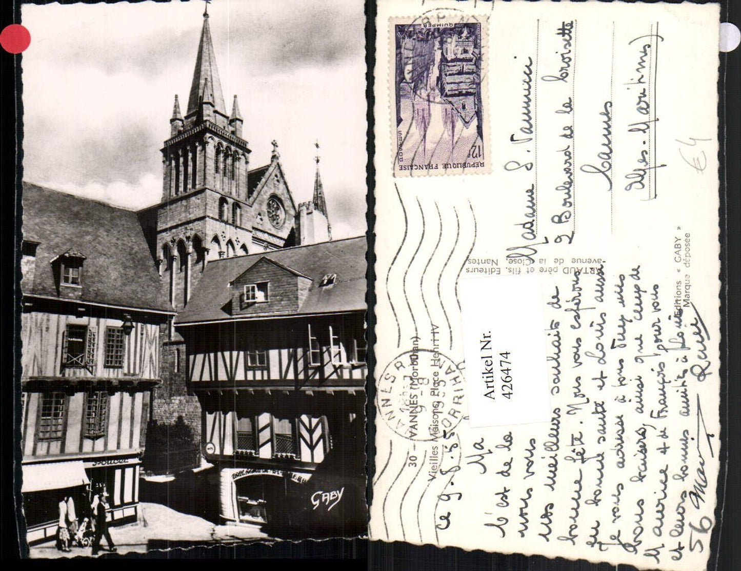 426474,Bretagne Morbihan Vannes Vieilles Maisons Place Henri Kirche
