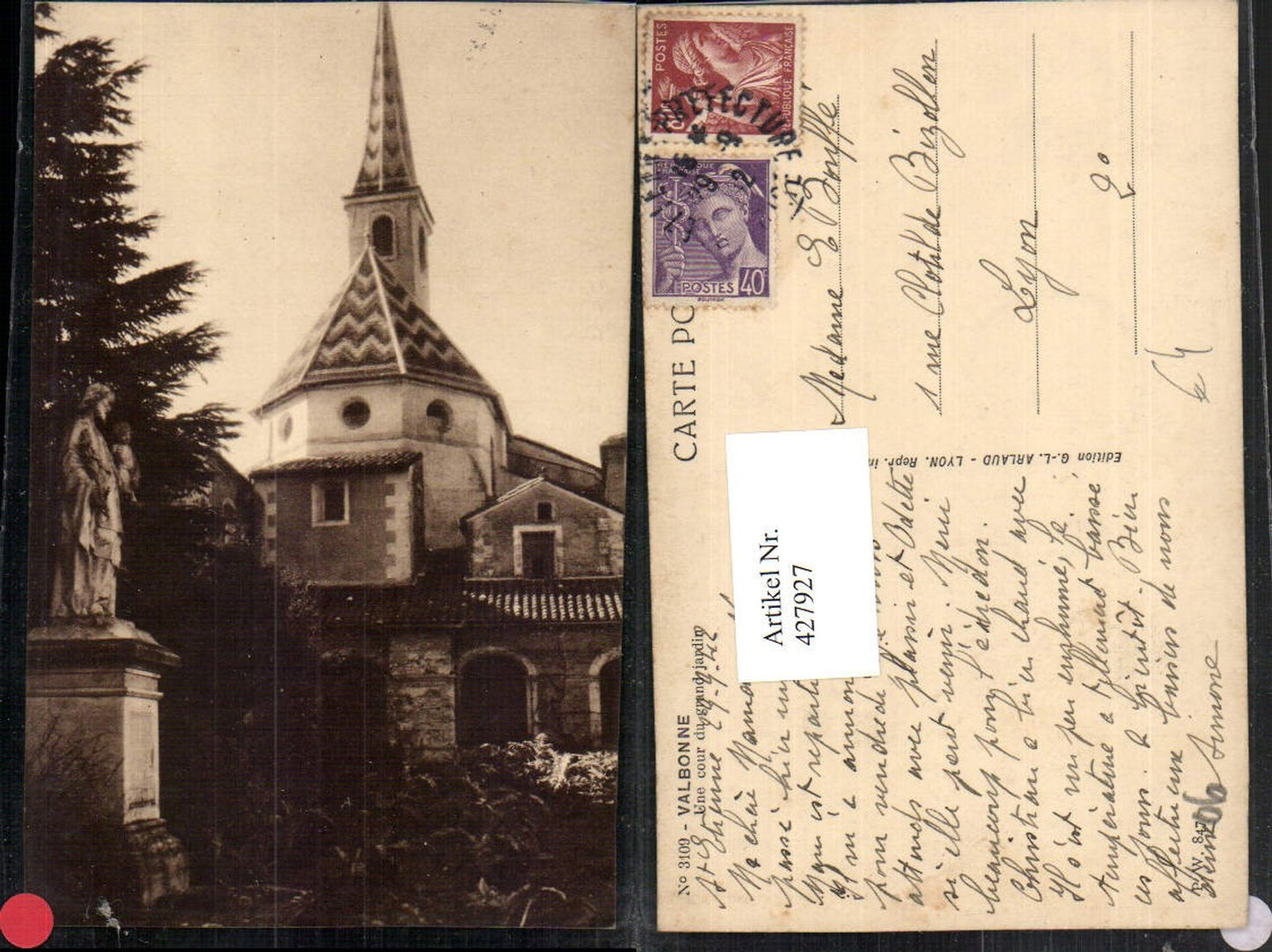 427927,Provence-Alpes-Cote-Azur Alpes-Maritimes Valbonne Une cour du grand jardin Kirche