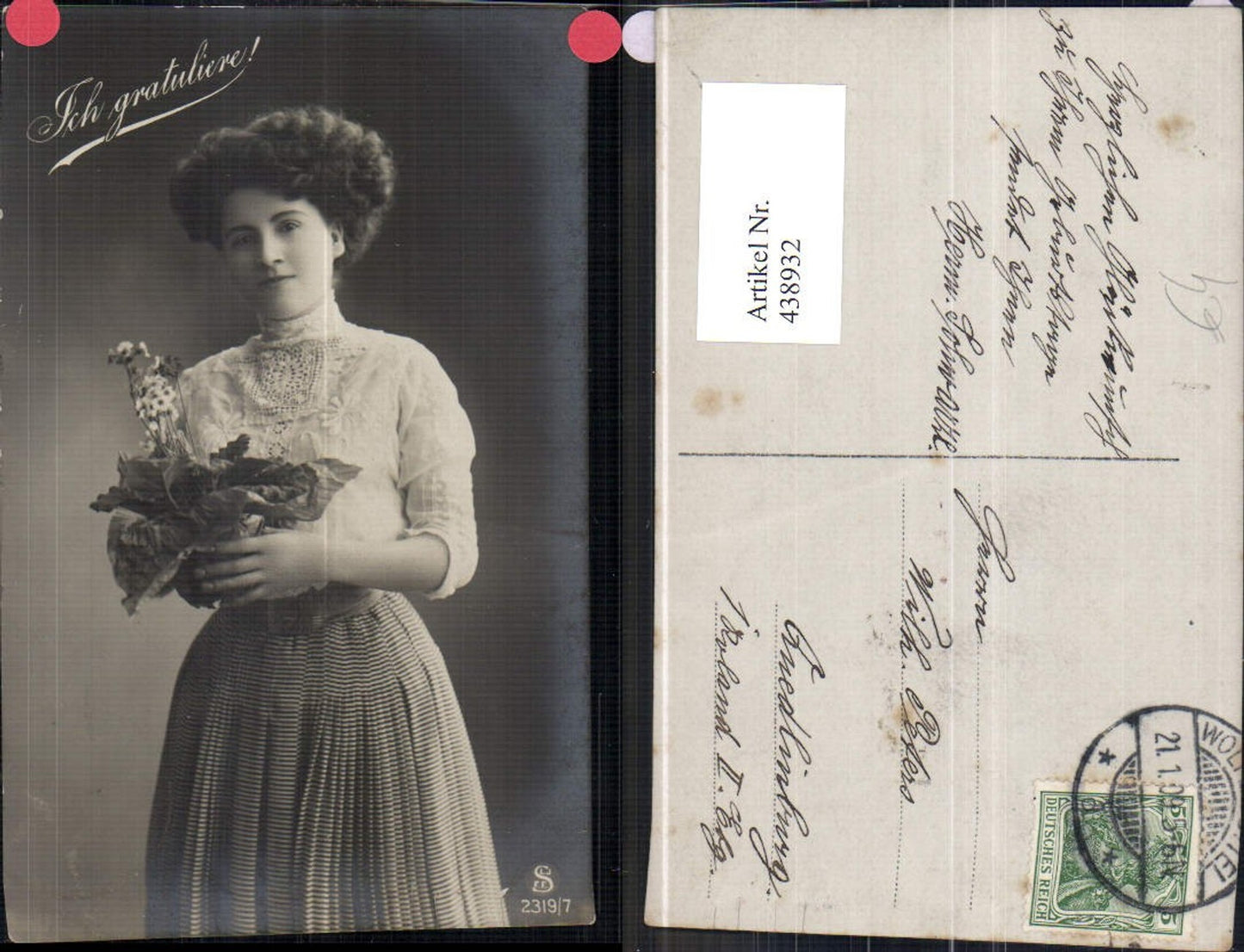438932,Frau Kleid Blumenstrauß Ich gratuliere