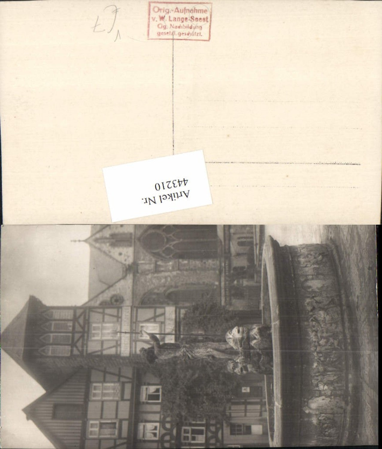 443210,Foto AK Soest Lange Brunnen Figur