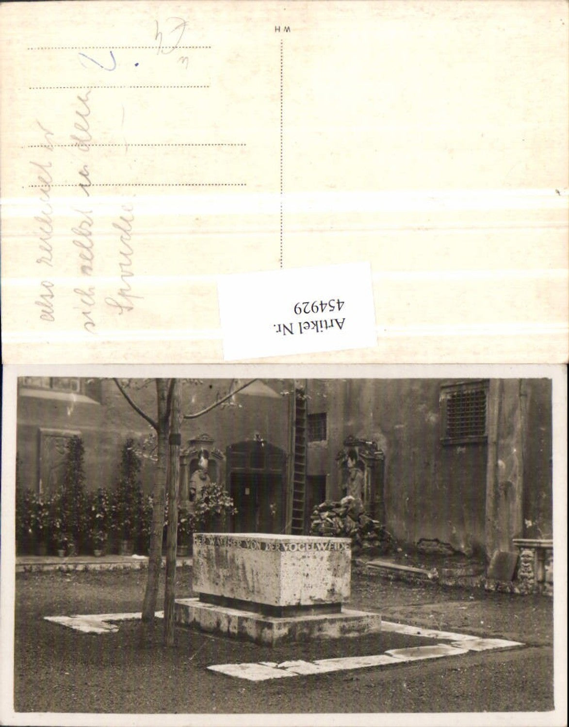 454929,Foto AK Würzburg Walther von der Vogelweide Grabmal Grab