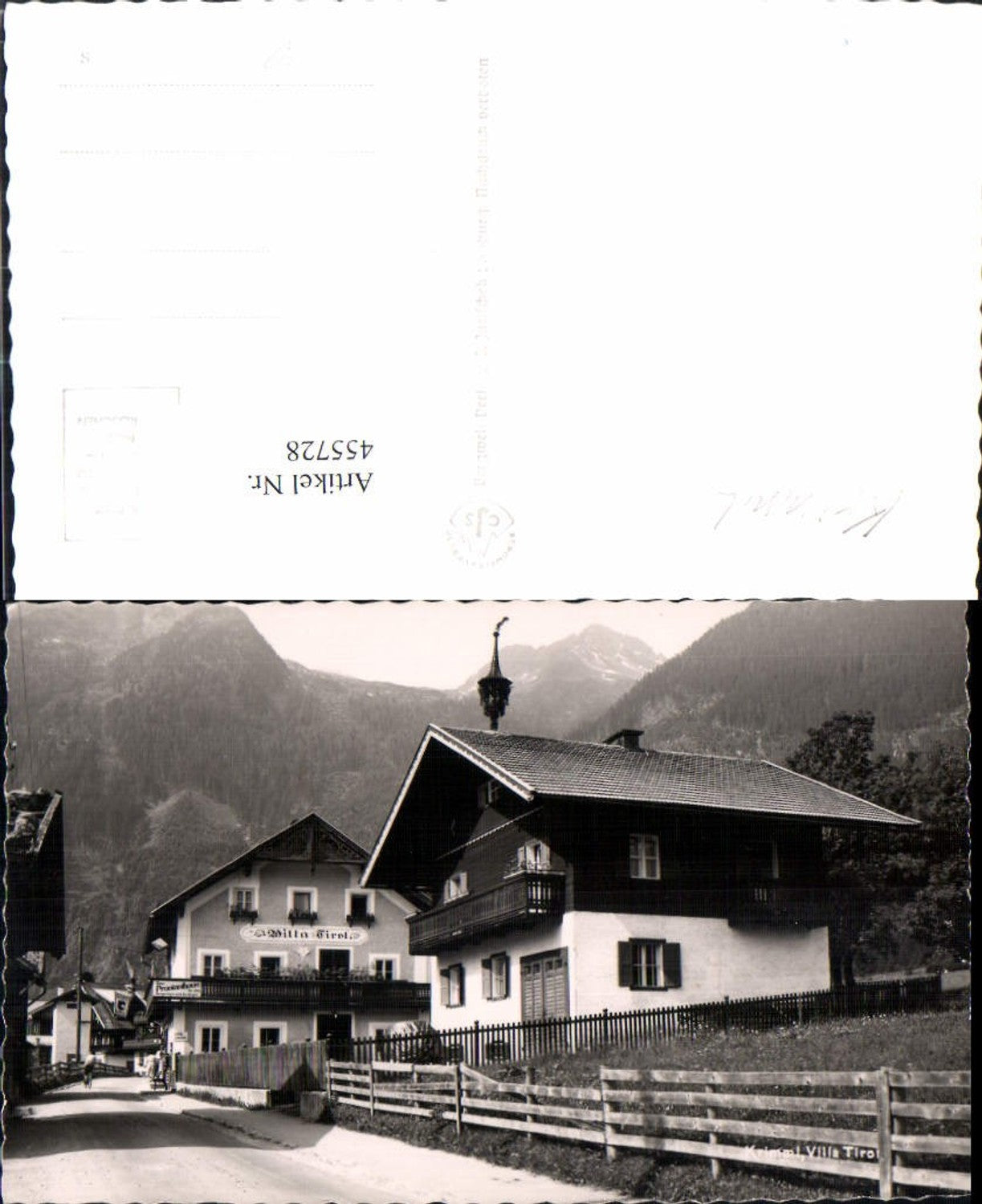 455728,Krimml Villa Tirol Straßenansicht Bergkulisse