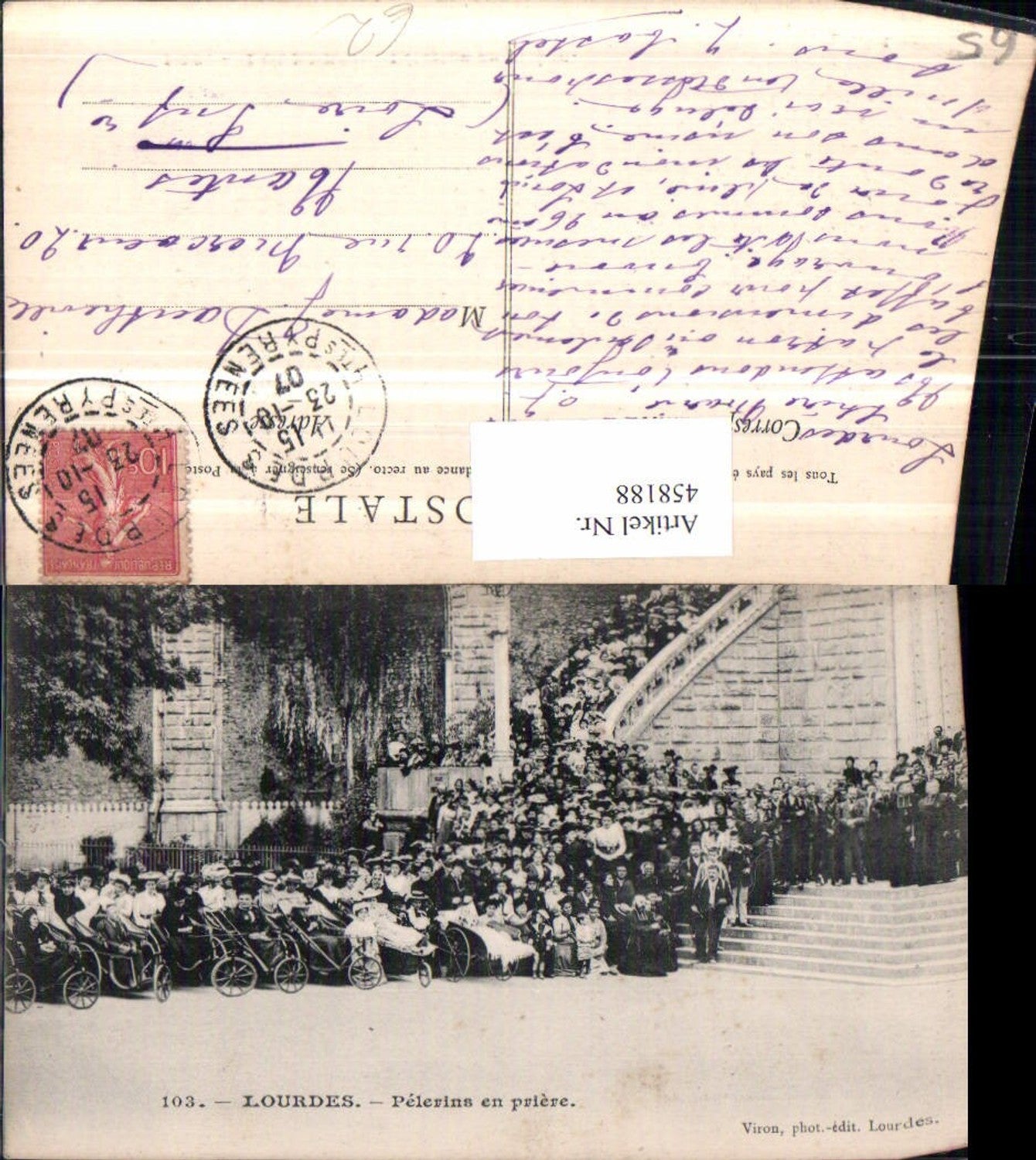 458188,Midi-Pyrenees Hautes-Pyrenees Lourdes Pelerins en priere Pilger