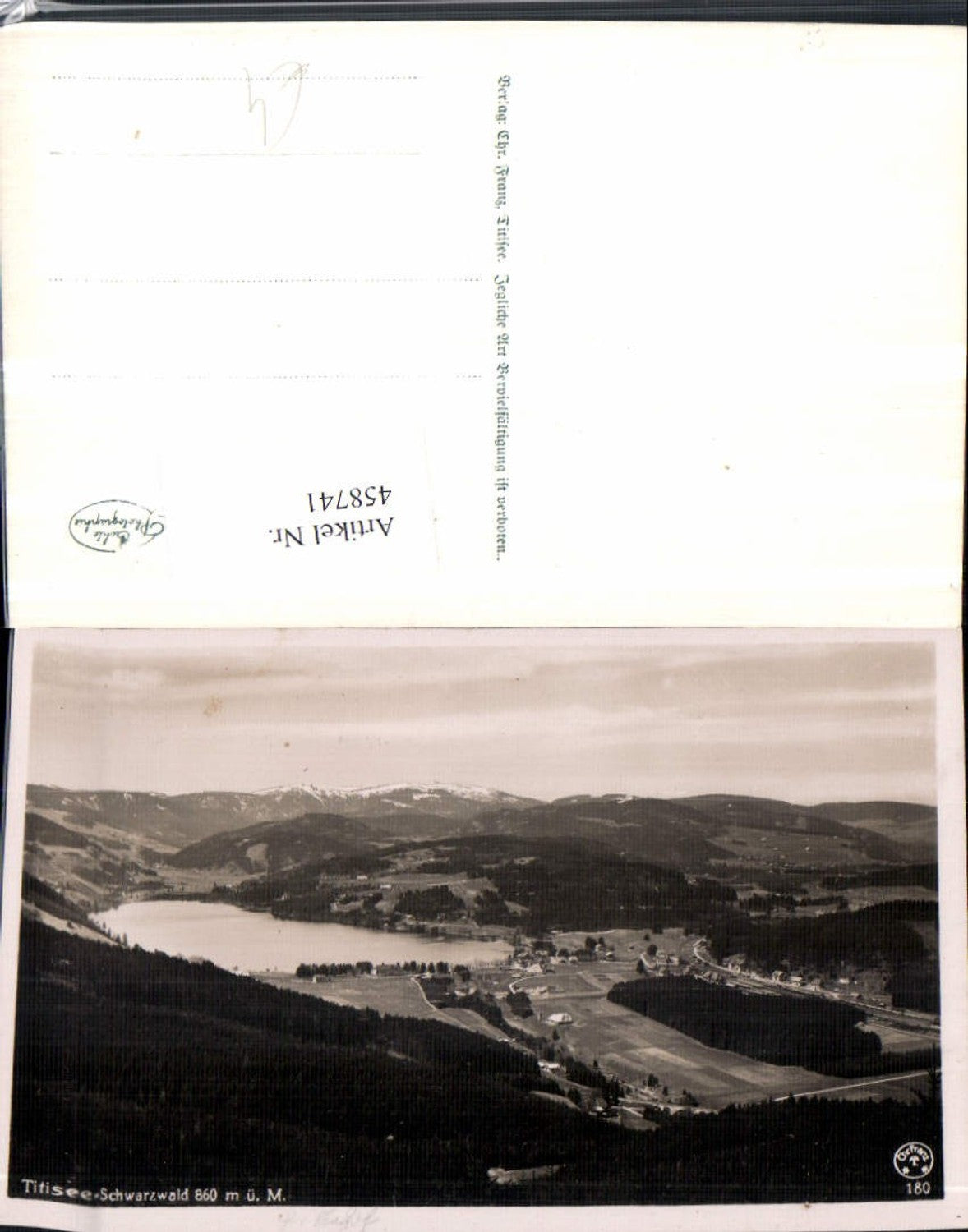 458741,Titisee im Schwarzwald Totale See Bergkulisse