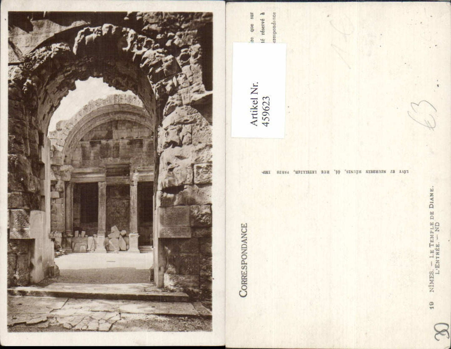 459623,Languedoc-Roussillon Gard Nimes Le Temple de Diane L Entree