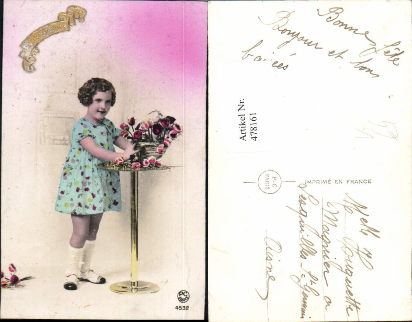 478161,Foto Ak Kind Mädchen Blumen Rosen Stehtisch pub P. C. Paris 4532