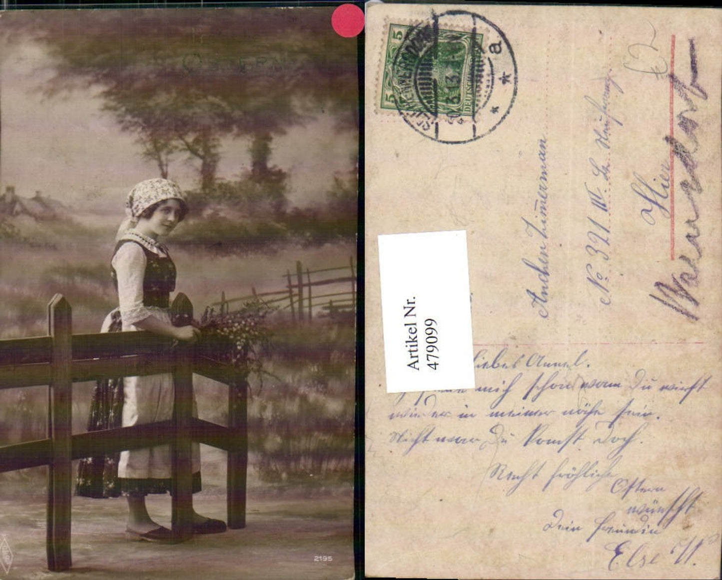479099,Frau Tracht Kopftuch b. Zaun stehend Ostern