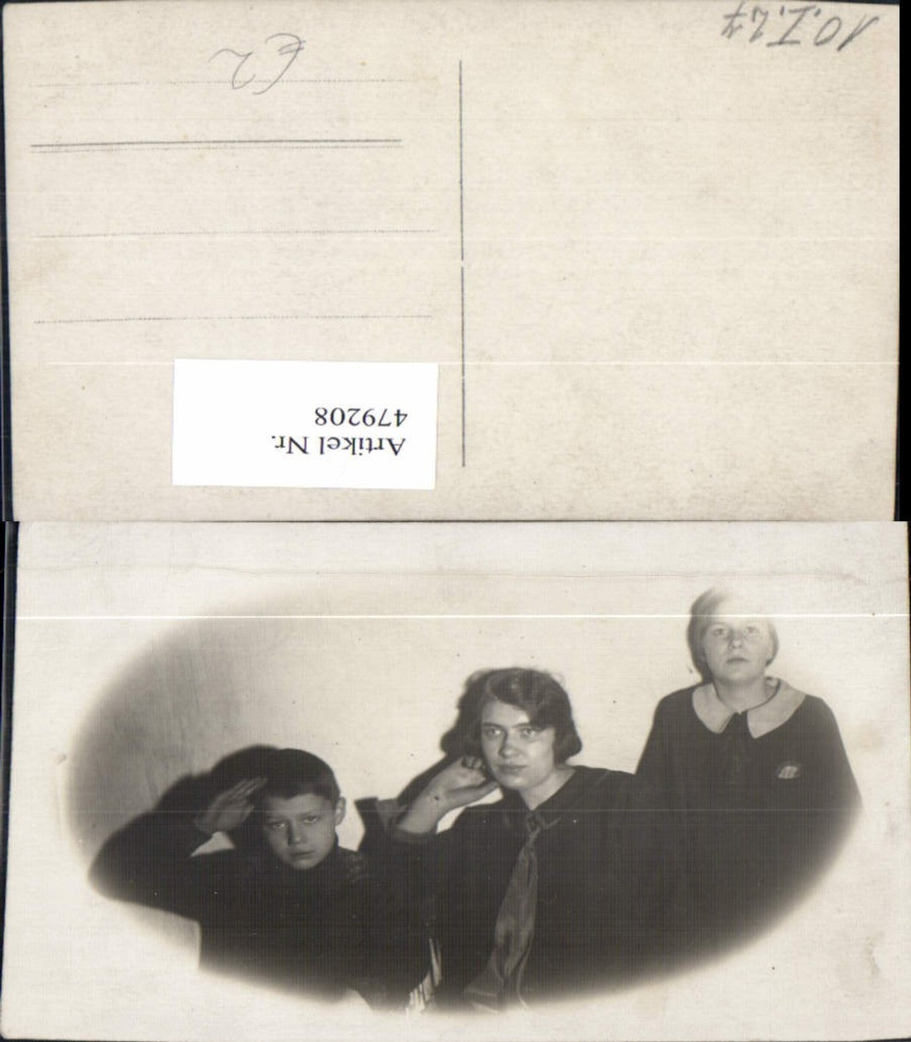 479208,Junge Frauen u. Bub Junge Portrait Passepartout