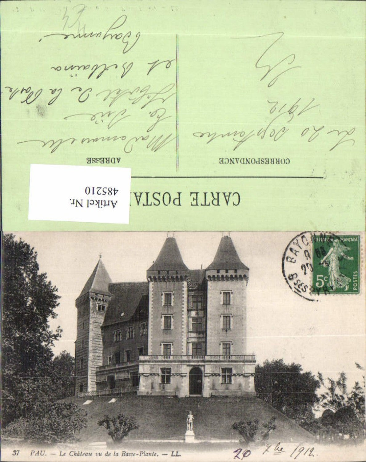 485210,Schloss Pau Le Chateau vu de la Basse-Plante