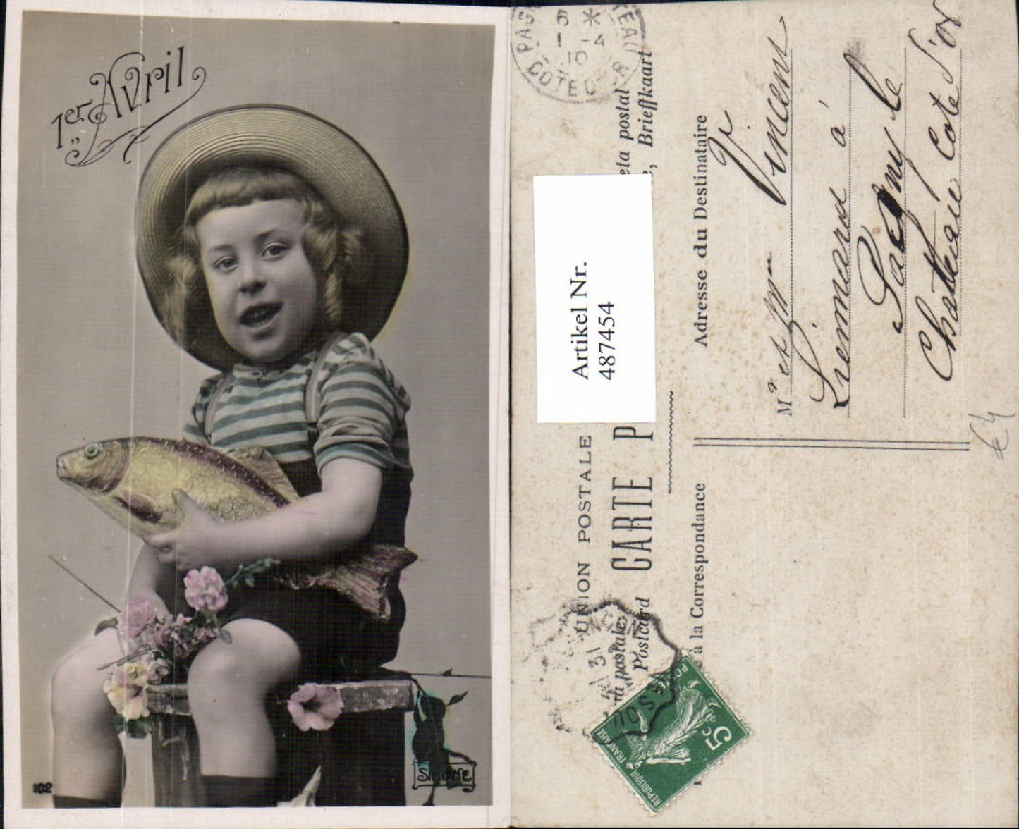 487454,Kind Bub Junge Hut m. Fisch 1. April