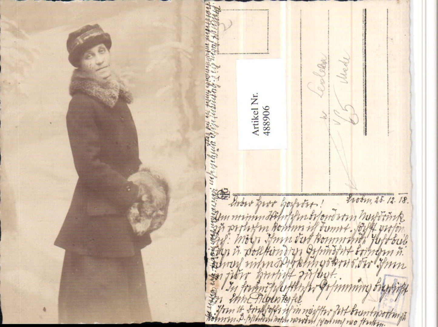 488906, Photo AK Leoben Woman Fur Fashion Muff Stole Hat pub Photo Sorger Graz