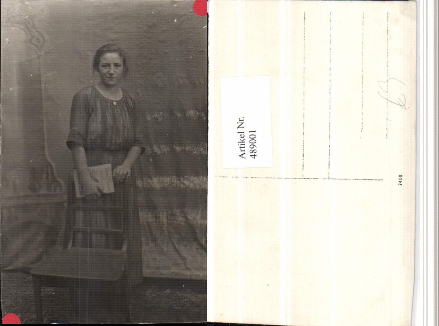 489001,Foto AK Frau Kleid Buch Portrait Stuhl Sessel