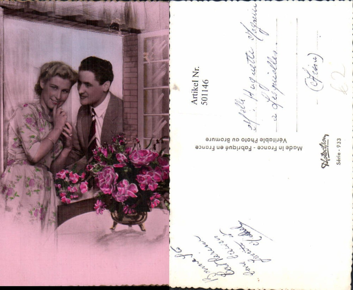 501146,Paar Liebe Verliebter Blick Rosen Blumen i. Schale