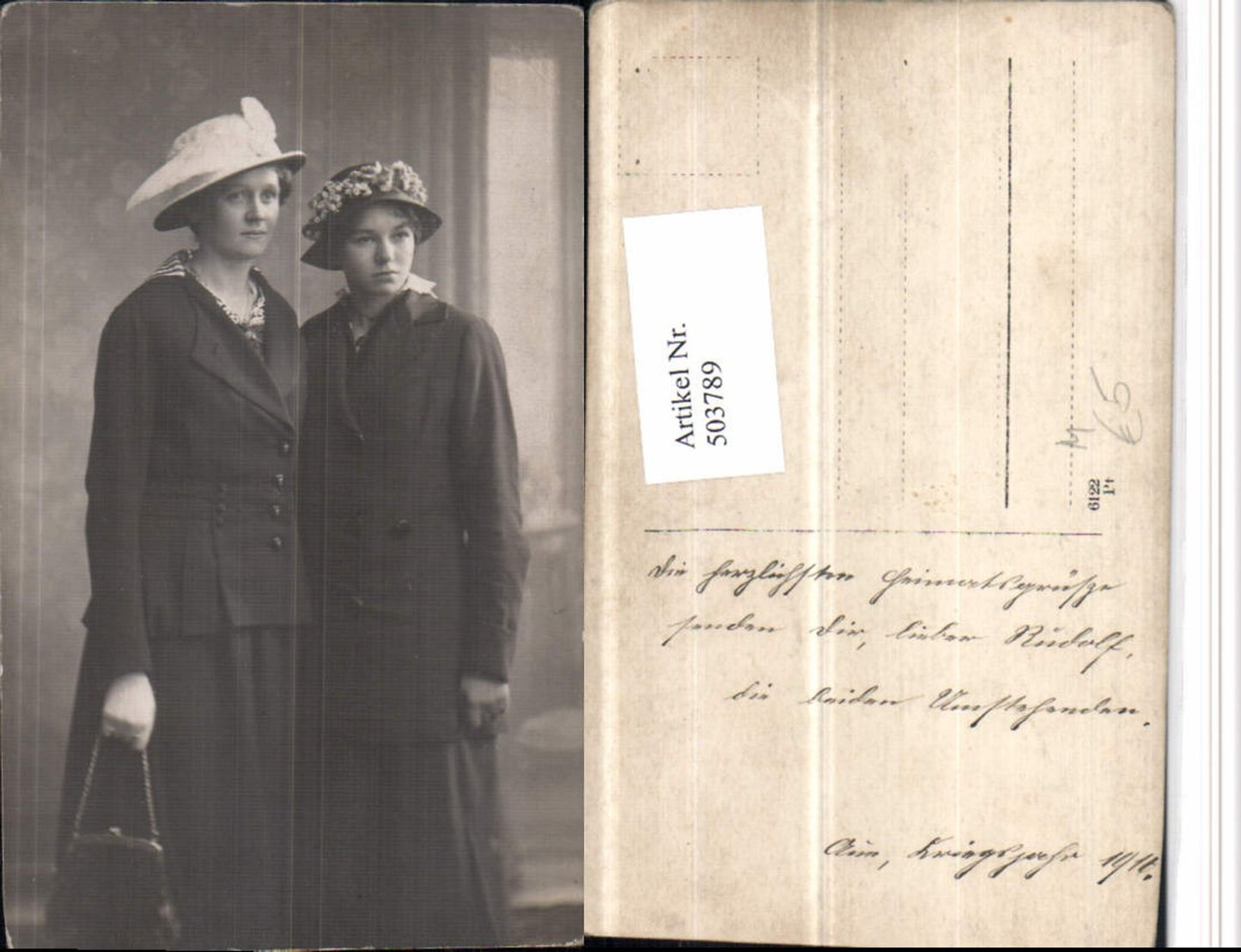 503789,Foto AK Frauen m. Hüten Tasche Portrait