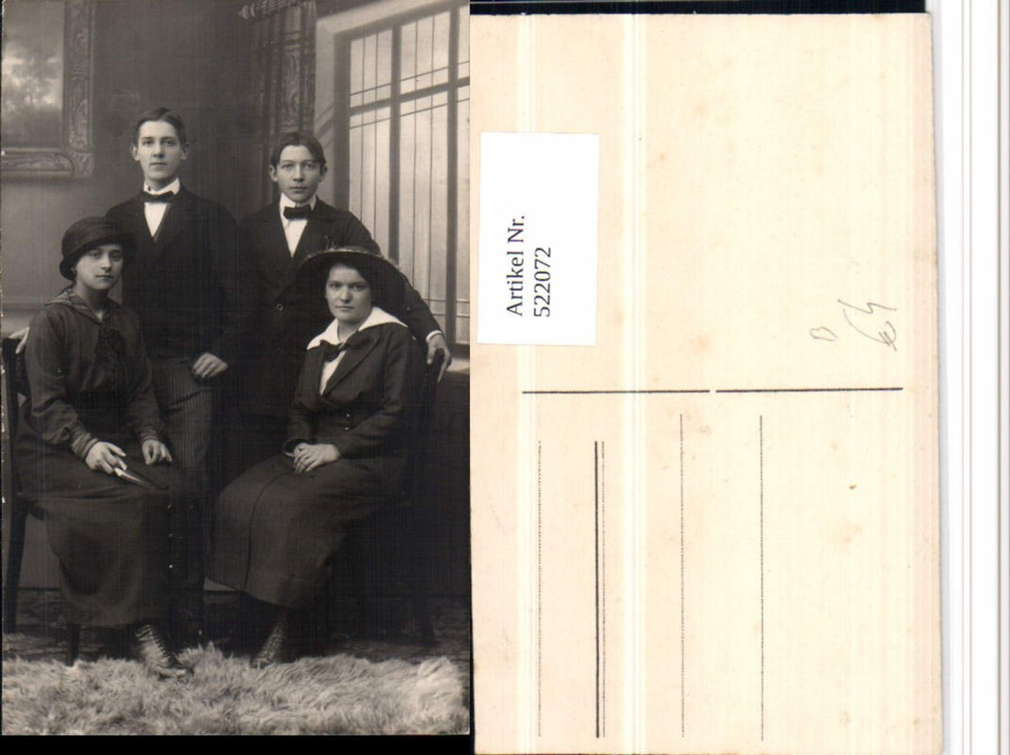 522072,Foto AK Familie Gruppe Kinder Stühle Sessel Buch
