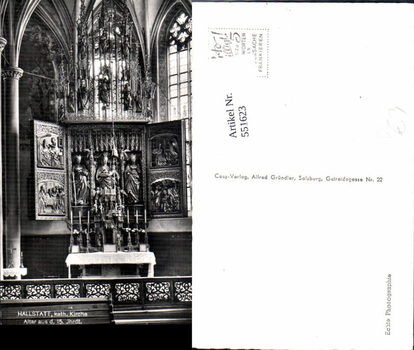 551623,Hallstatt Kirche Innen pub Cosy 585