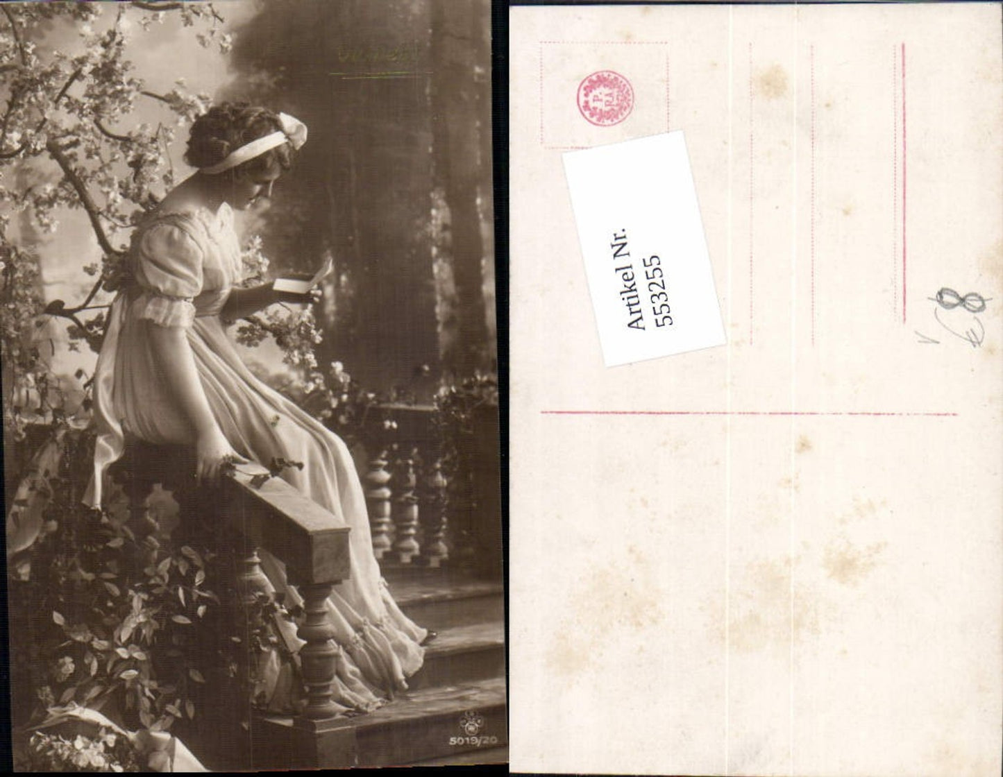 553255,Foto AK Lesen liest Buch Frau pub RPH SBW