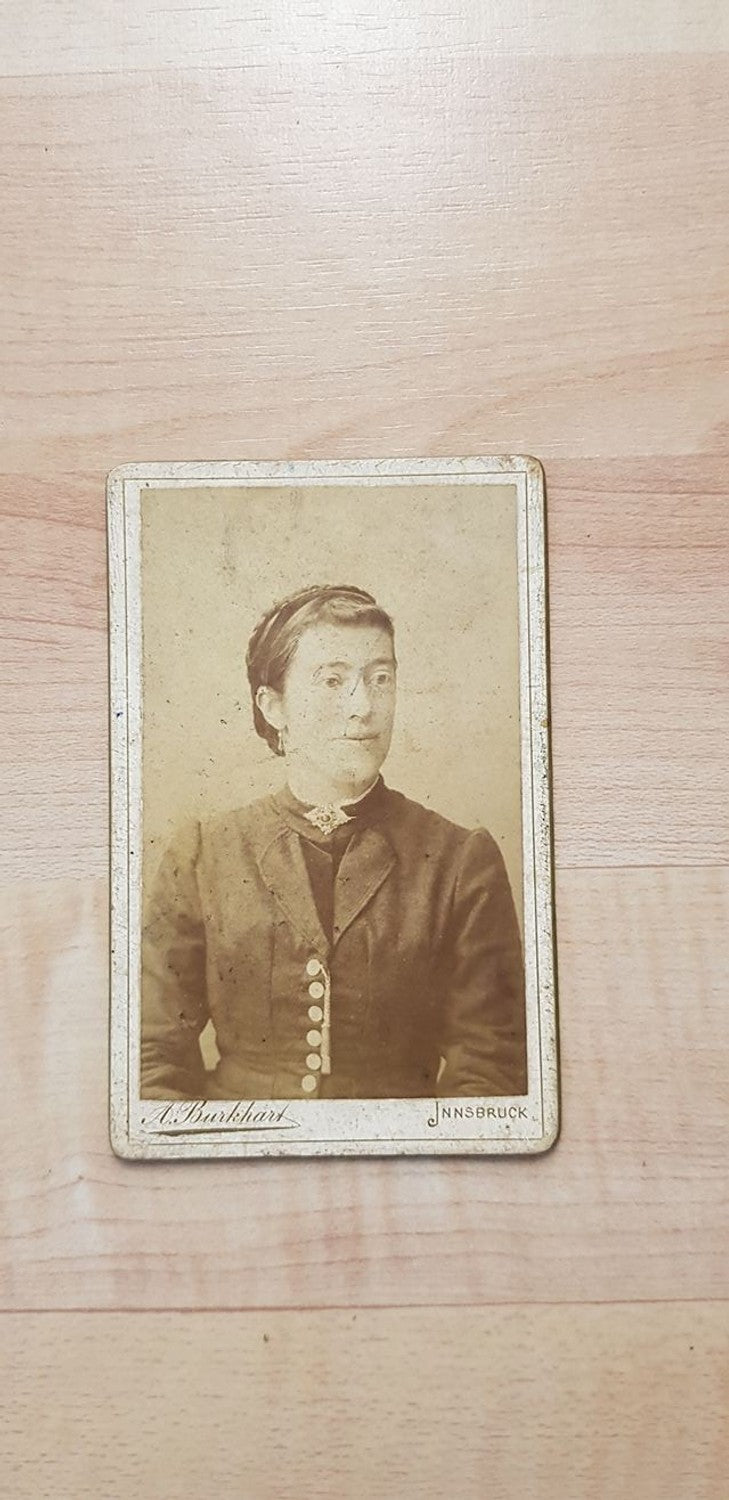 554005,CDV Kabinettfoto A. Burkhart Innsbruck vormals Fritz Gratl Frau Tracht