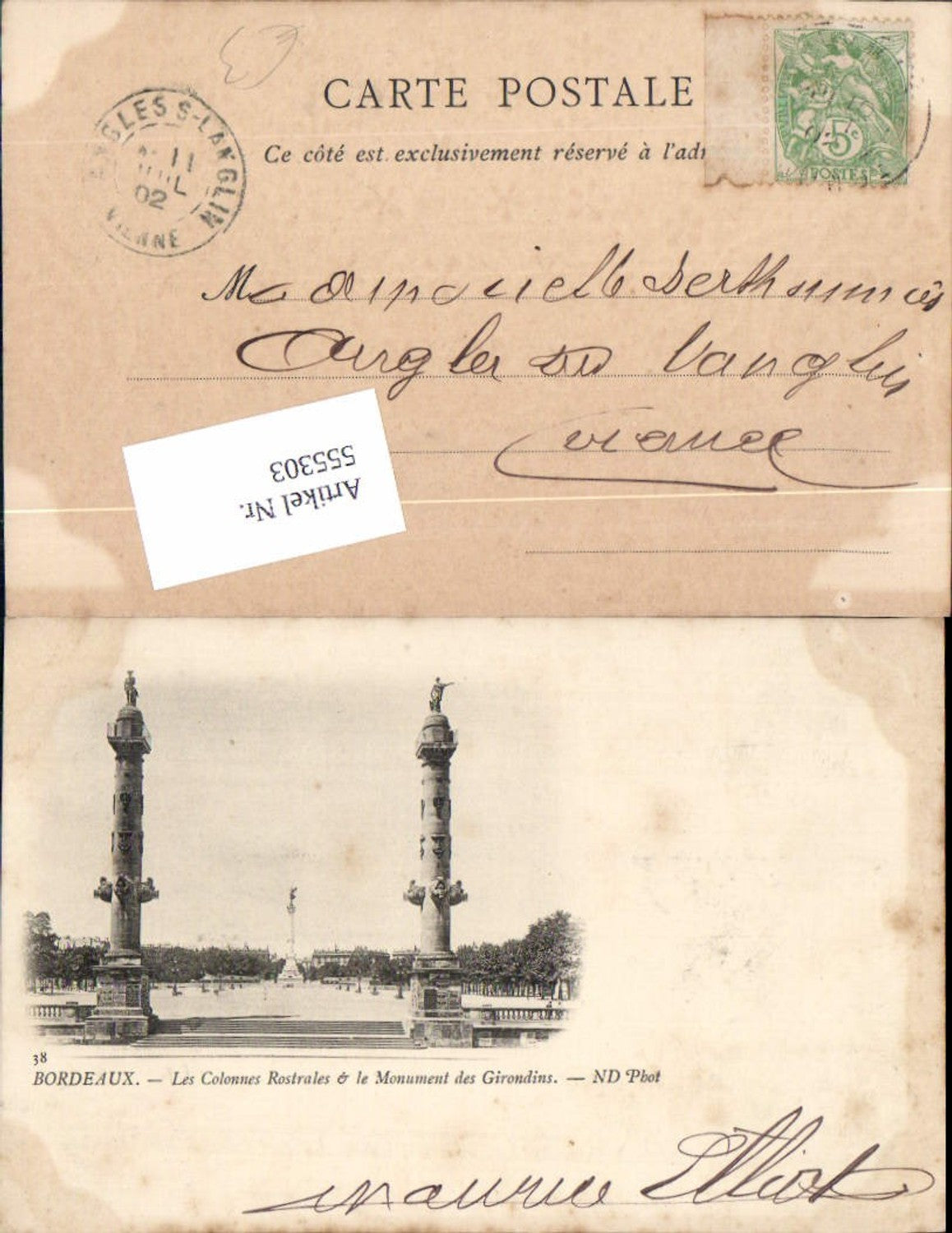 555303,Gironde Bordeaux Les Colonnes Rostrales Monument des Girondins
