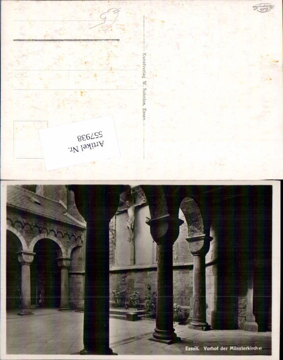 557938,Foto Ak Essen Vorhof d. Münsterkirche Kirche Kreuz Religion