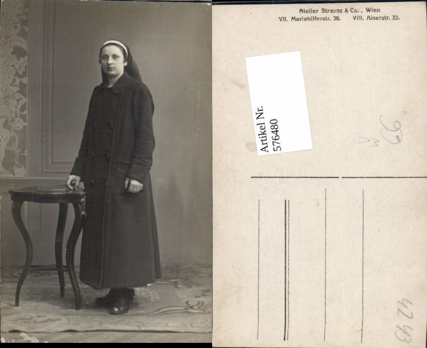 576480,Foto-AK Frau Portrait Nonne Mantel pub Strauss Wien Neubau