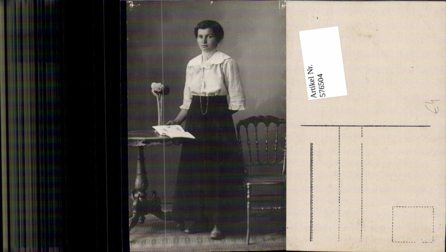 576504,Foto-AK Frau Portrait Frauen Mädchen Buch lesen liest