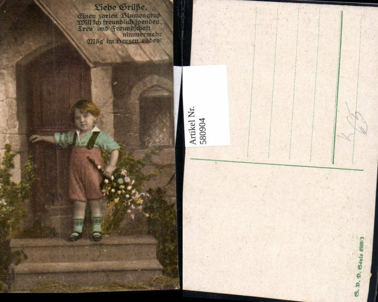 580904,Künstler Ak Bub Junge Latzhose v. Tür stehend Spruch Liebe Grüße