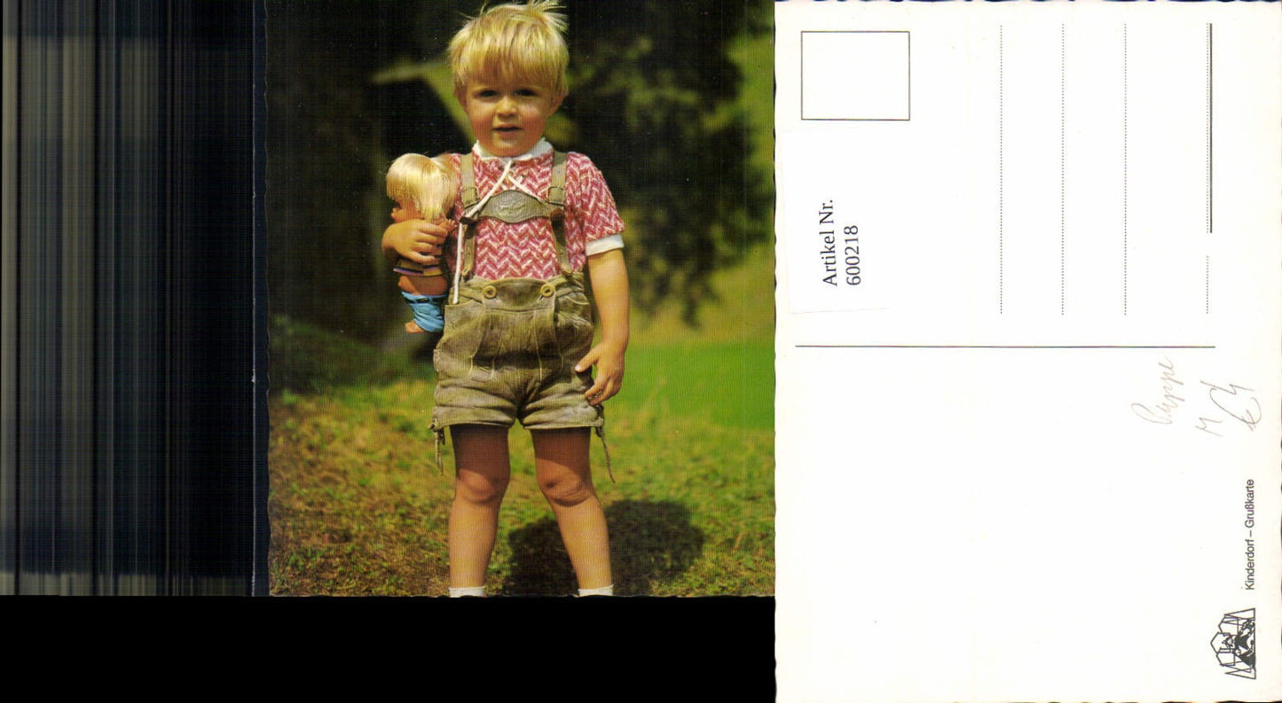 600218,Blonder Bub Junge m. Puppe Tracht Lederhose