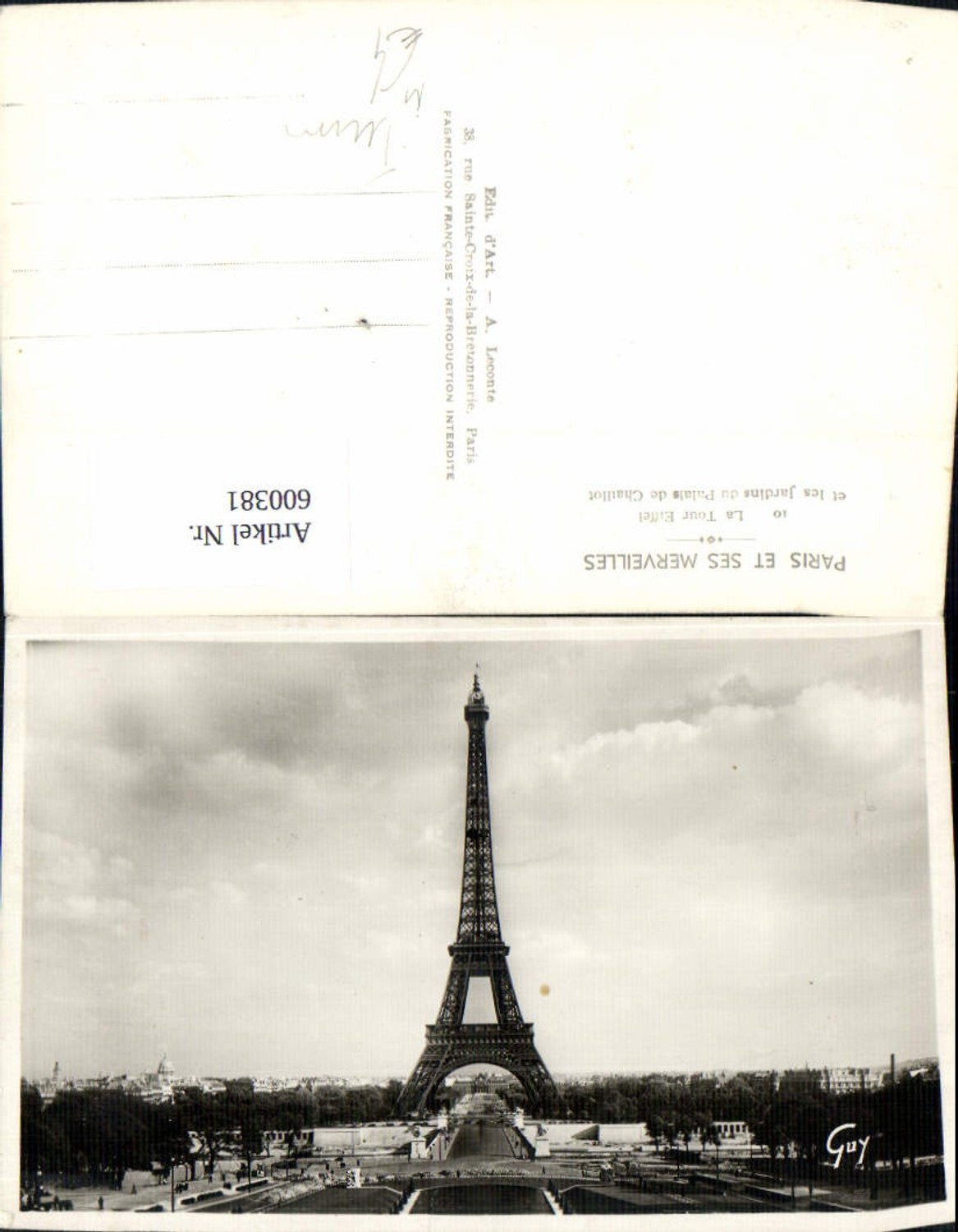 600381,Photo Ak Tower Paris La Tour Eiffel et les Jardins du Palais de Chaillot Eiffel Tower