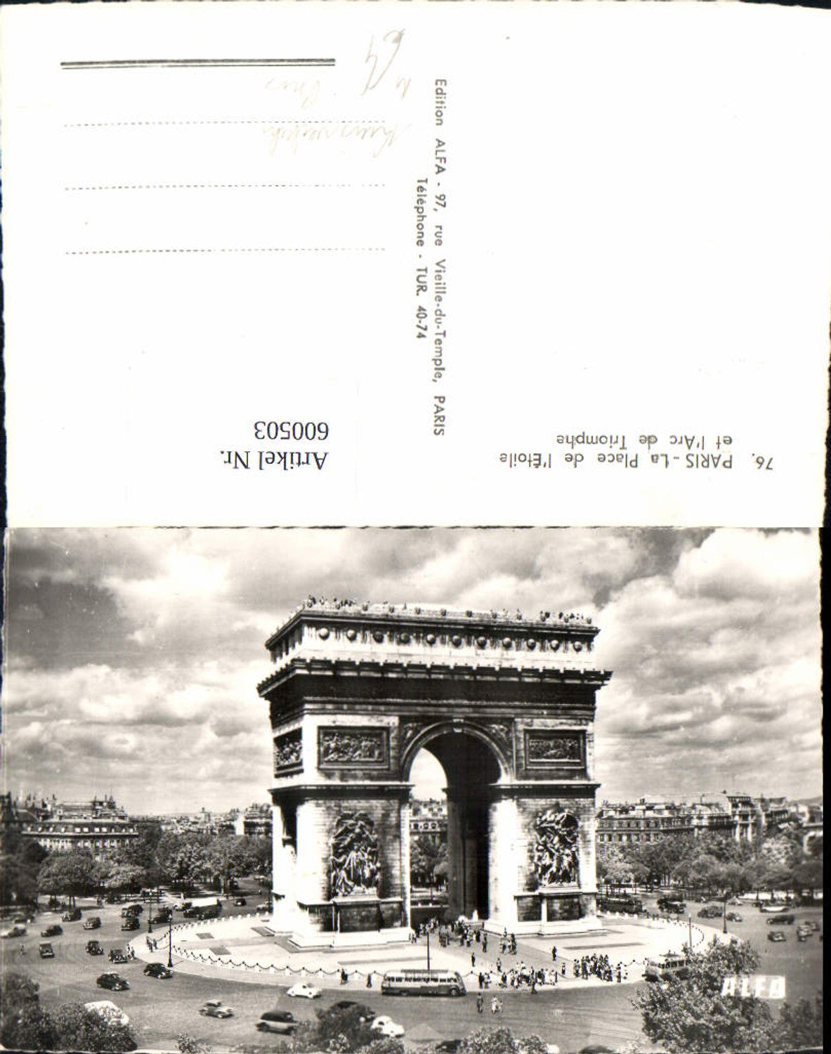 600503,Foto Ak Paris La Place de l Etoile et l Arc de Triomphe Triumphbogen Kreisverkehr Bus