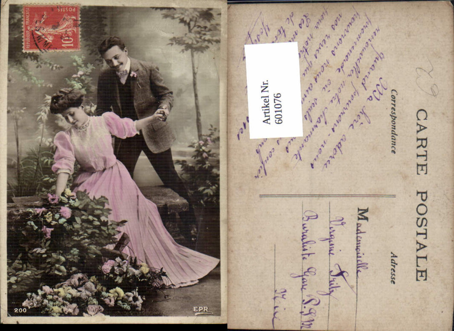 601076,Paar Liebe Händchenhalten Rosen Blumen