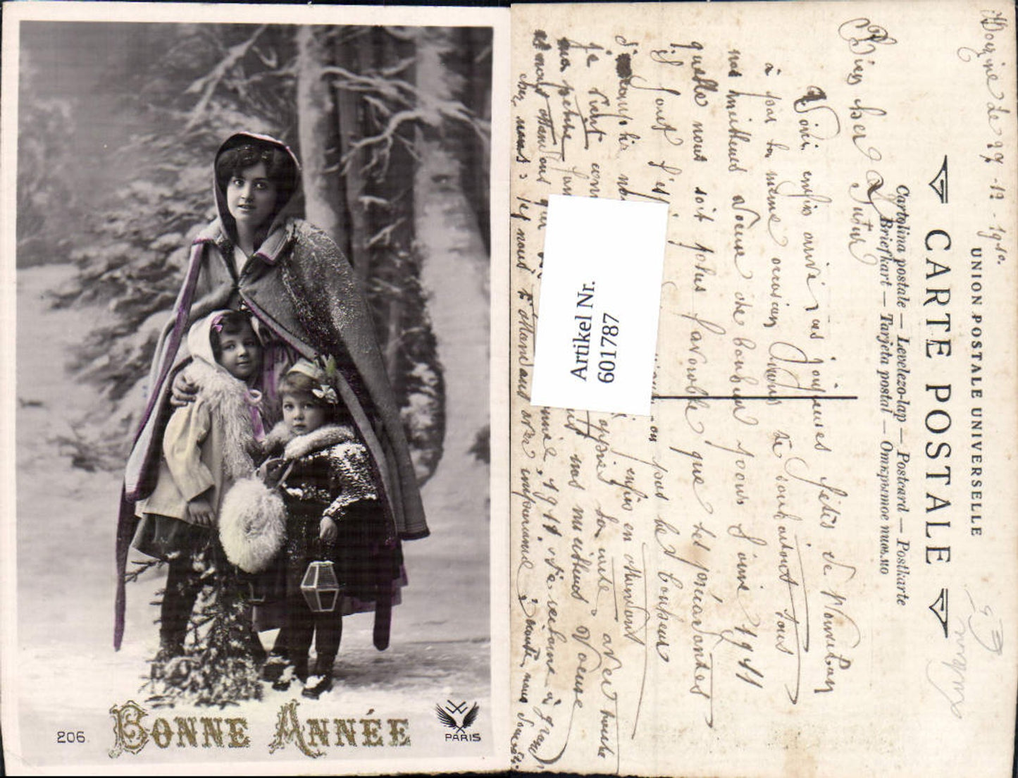 601787,Frau als Mutter Kinder Laterne Winter Bonne Annee