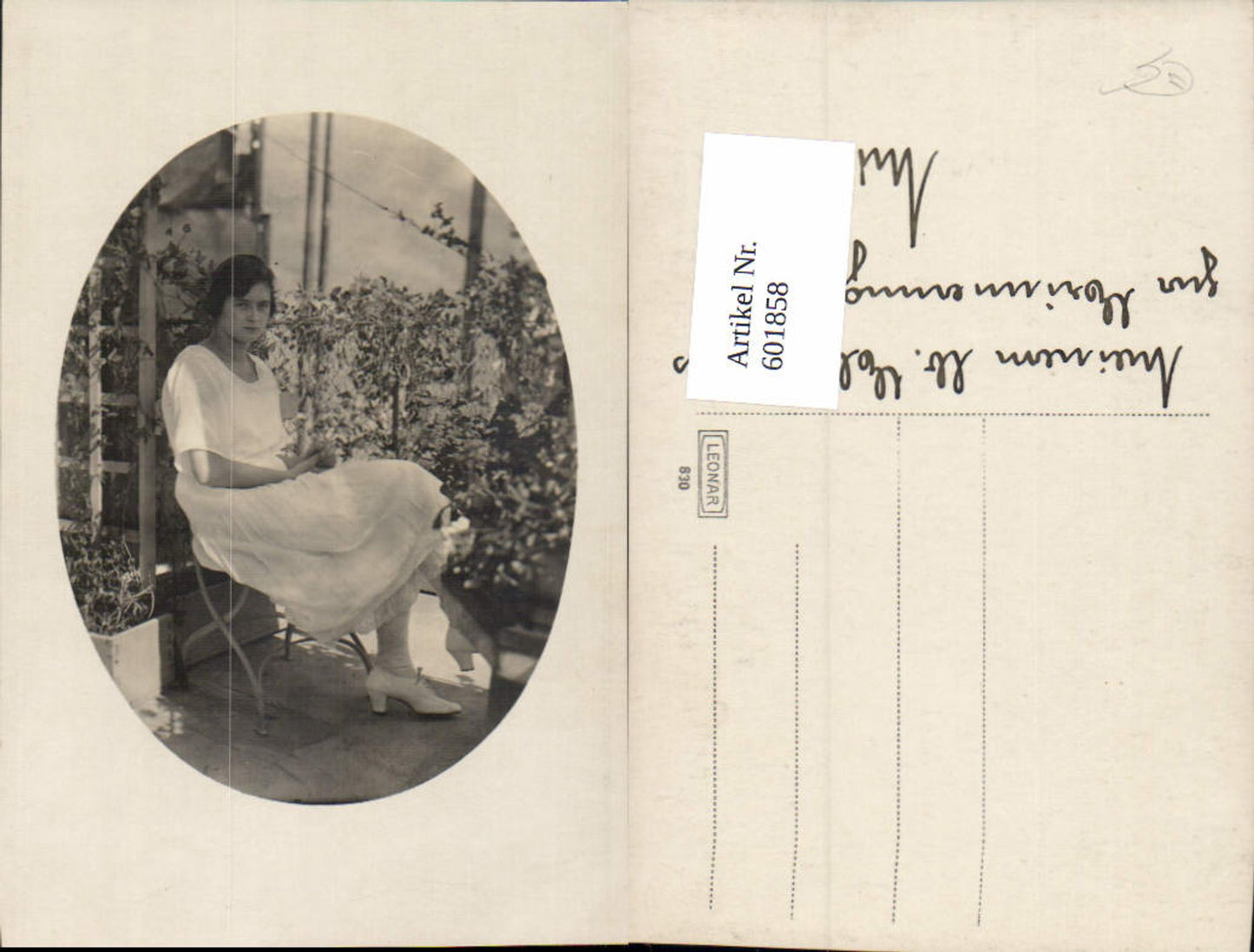 601858,Foto Ak Frau Kleide Schuhe Mode Passepartout