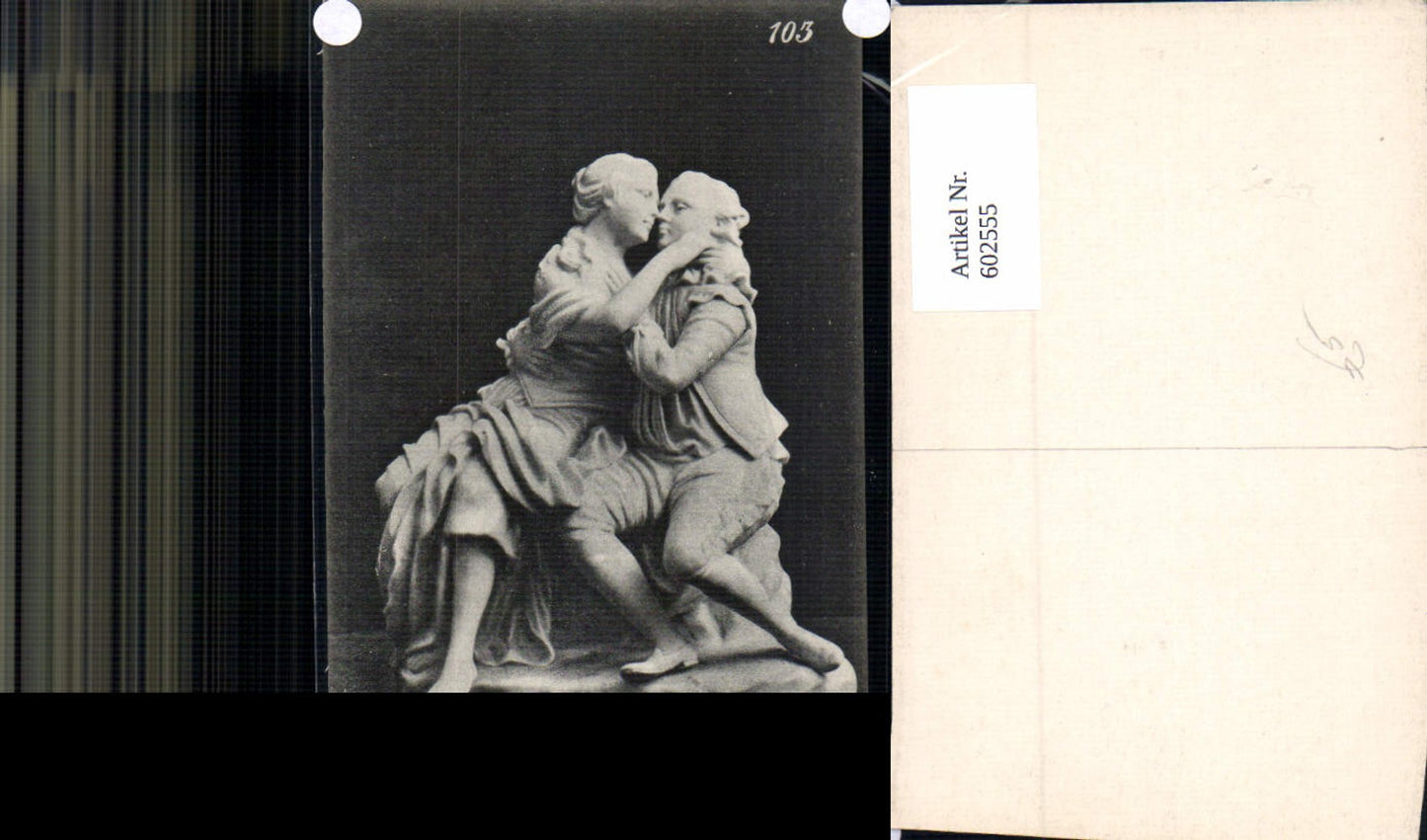 602555,Skulptur Figur Paar Umarmung