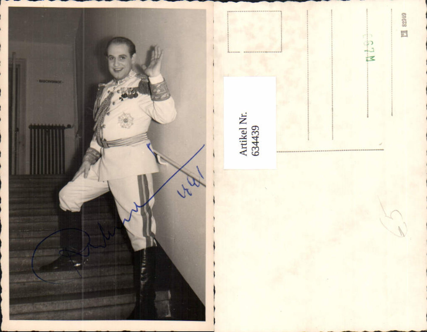 634439,Schauspieler Stiefel Uniform