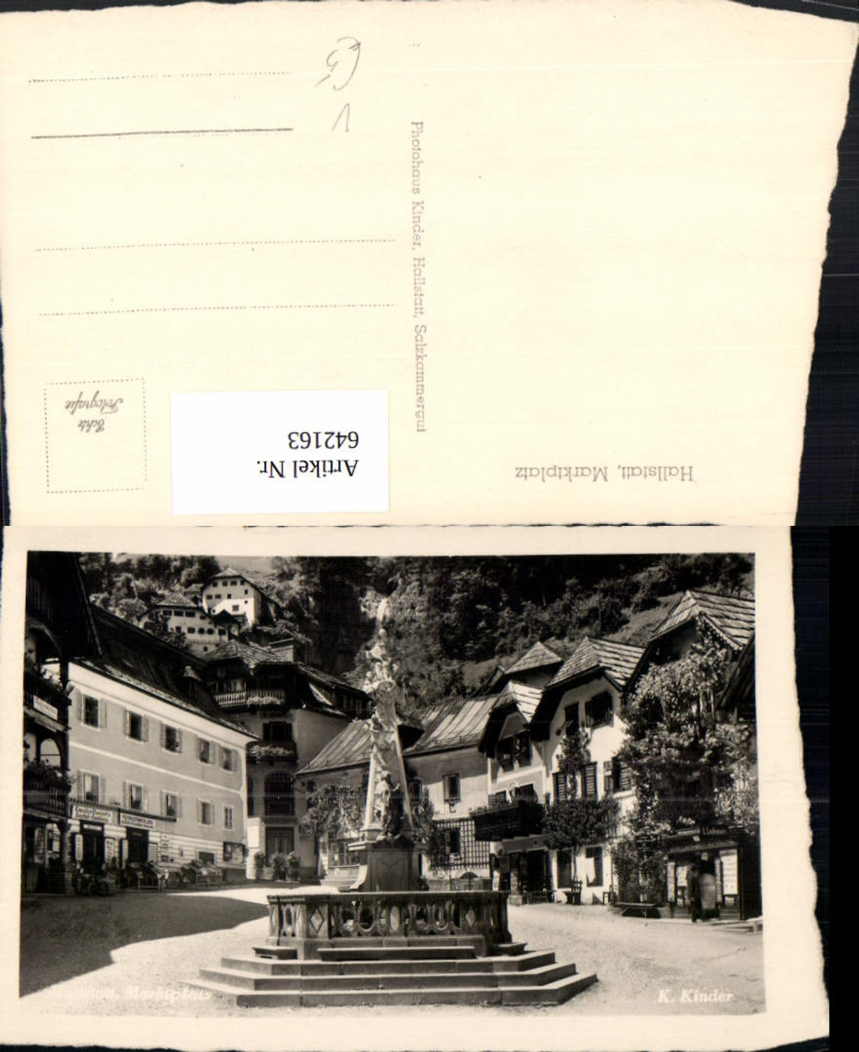 642163,Foto Ak Hallstatt Marktplatz Brunnen pub Photohaus Kinder