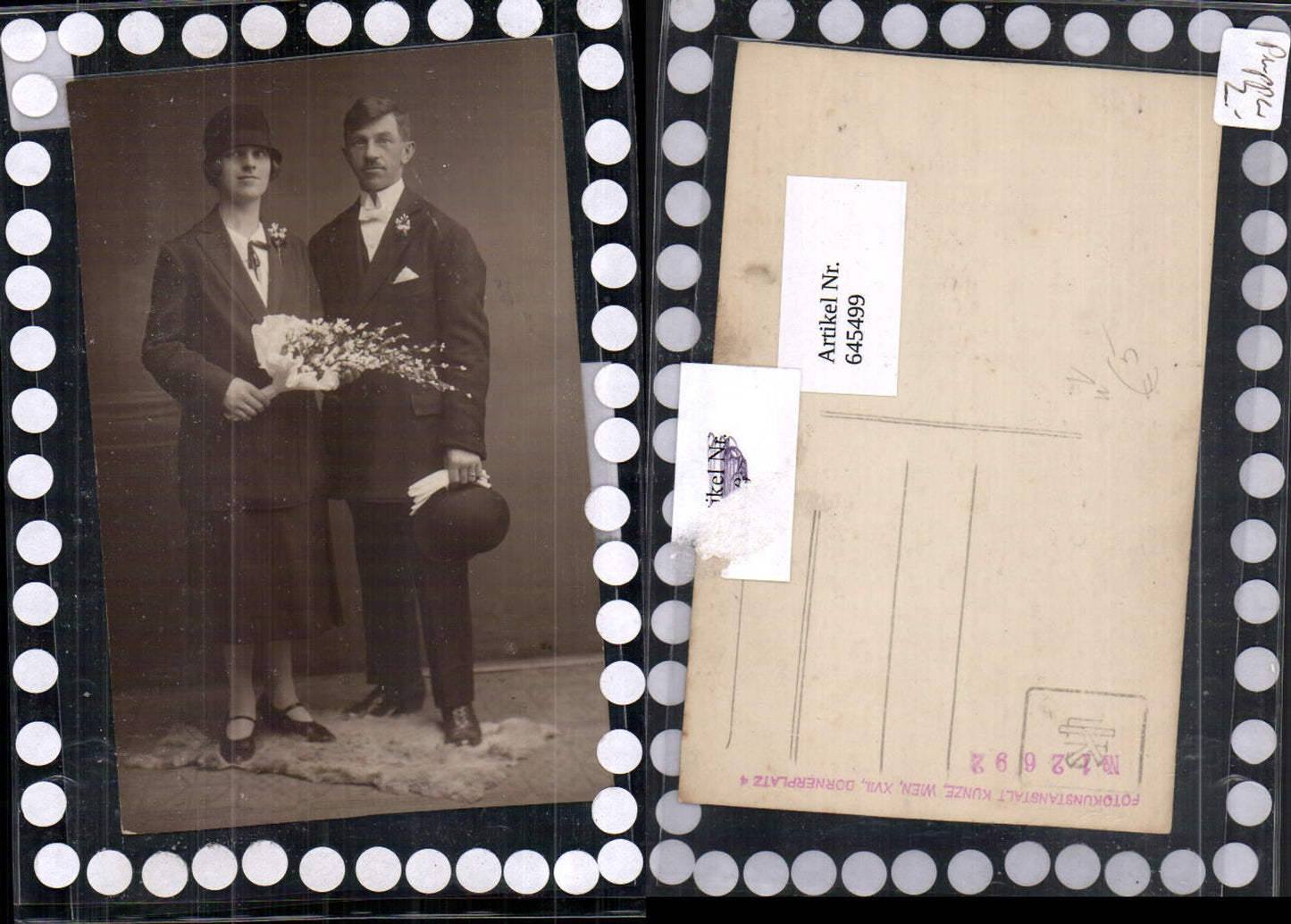 645499,Foto-AK Fotokunst Kunze Wien Hernals Frau Hut Mann Anzug