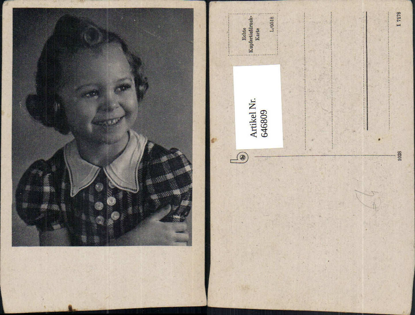 646809,Kind Mädchen lachend Portrait