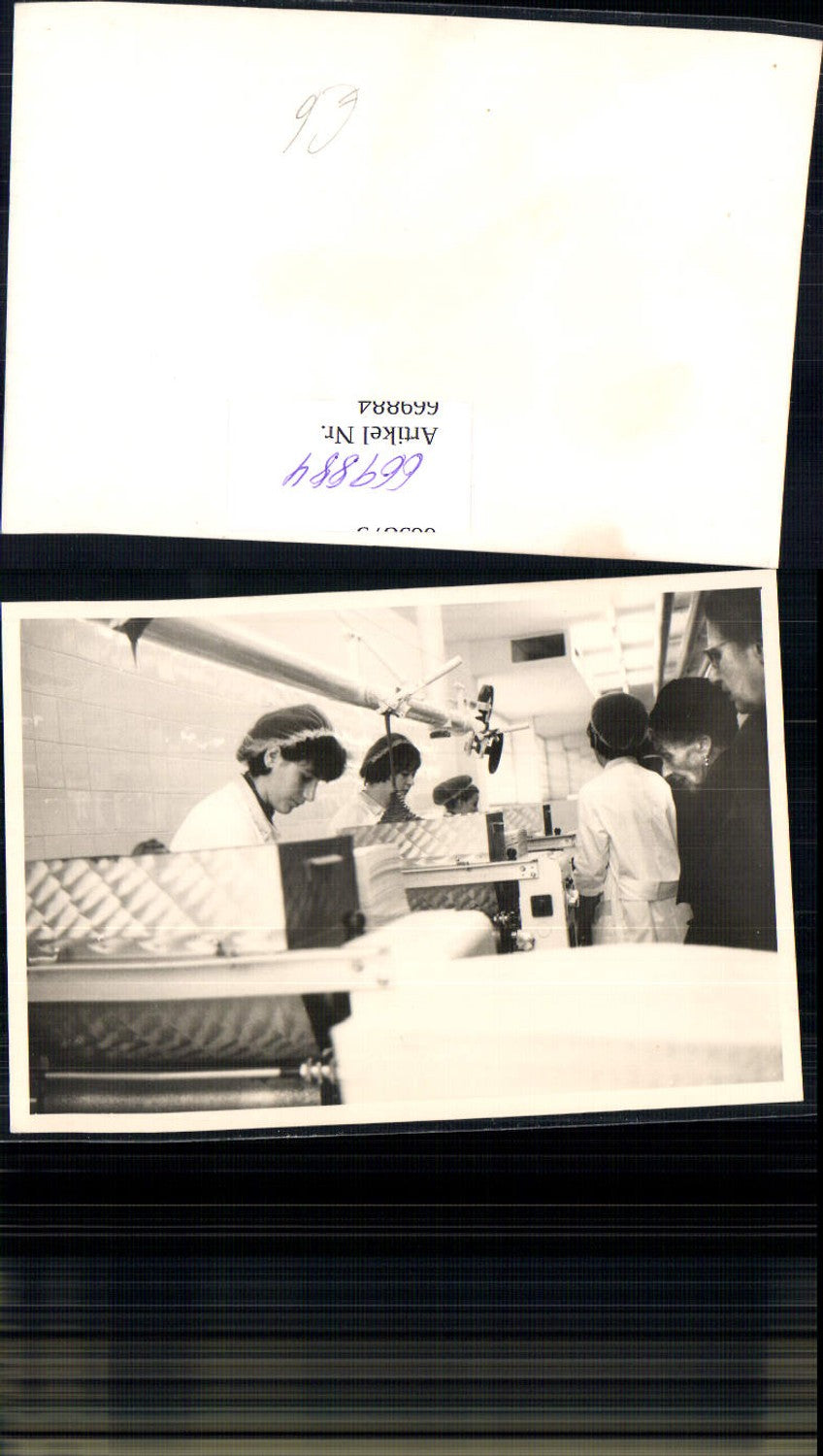 669884,Foto Produktion Frauen Arbeit Manner Fabrik